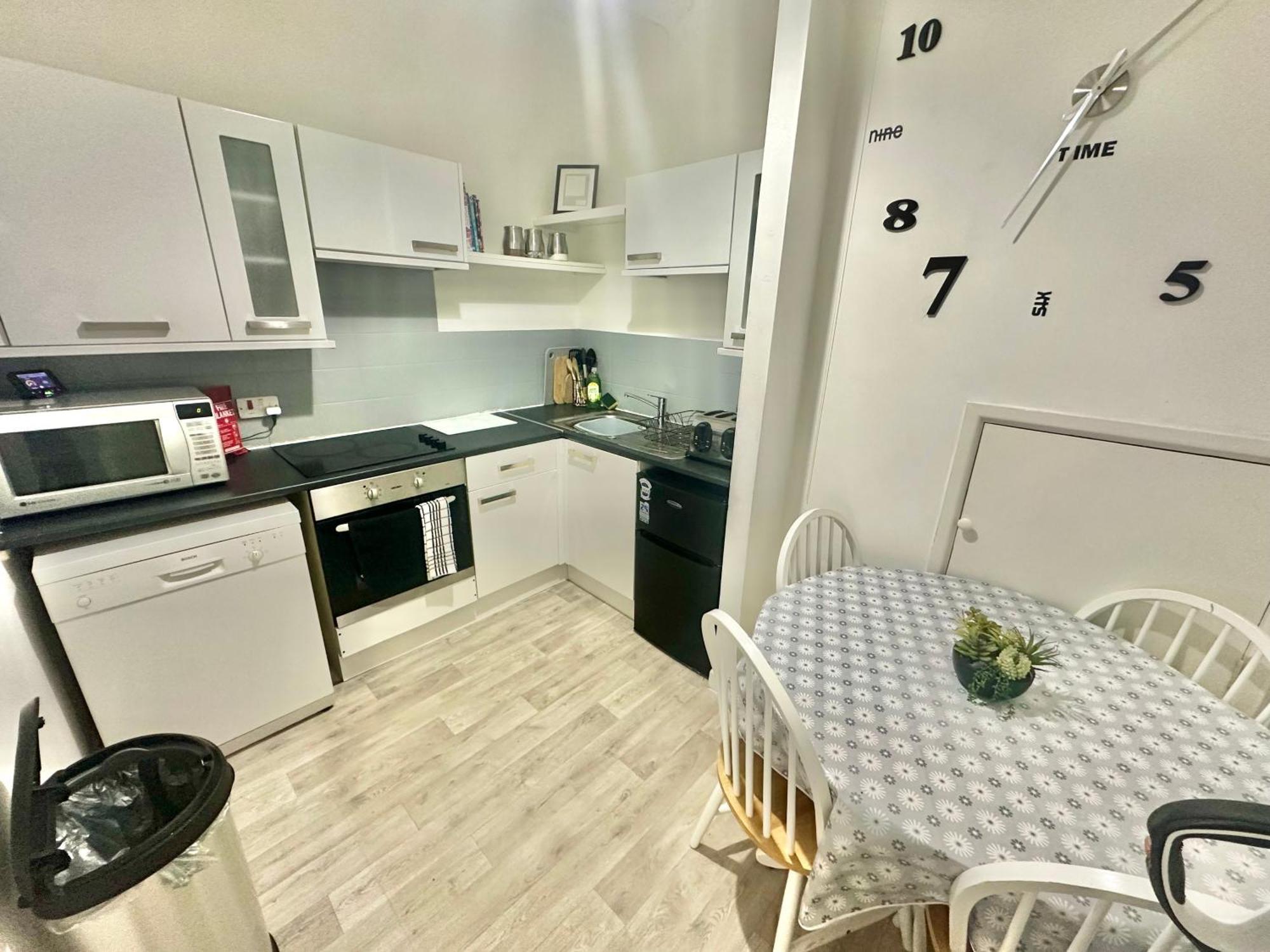 Homely Apartment In The Heart Of Town Centre - Sleeps 6 Bournemouth Exterior foto